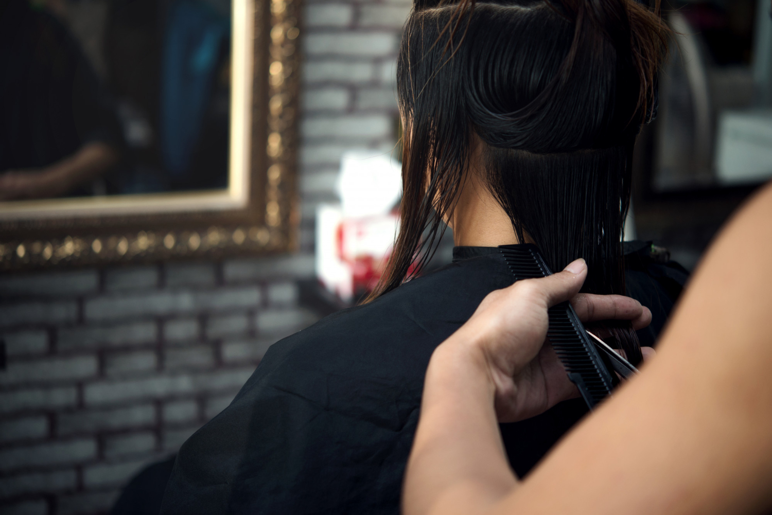 <a href='https://www.freepik.com/free-photo/beautiful-women-s-haircut_3737760.htm#page=2&query=hair%20cut%20woman&position=8&from_view=search&track=ais&uuid=306a1690-bccc-4ebc-83cf-ce498874423a'>Image by jcomp</a> on Freepik